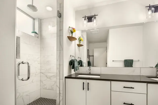 primary_bathroom_31